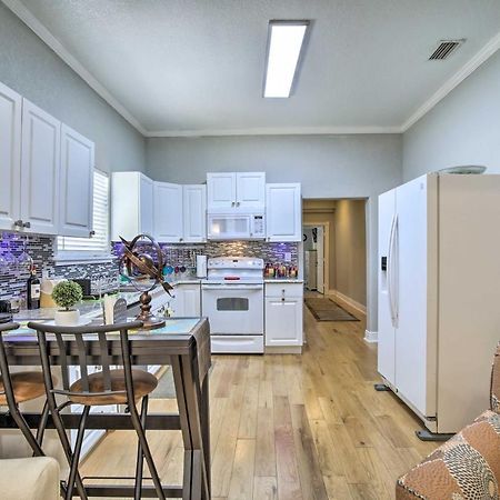Updated Ybor City House With Fenced Yard تامبا المظهر الخارجي الصورة
